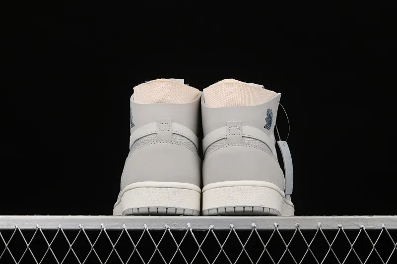 All categories Air Jordan Jordan series basketball shoes Air Jordan 1 High Z version Air Jordan 1 Zoom Comfort "London" AJ1 Joe 1 light gray color DH4268-001